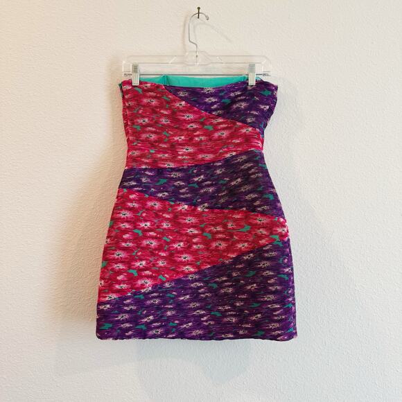 AMUR Strapless Ruched Floral Mini Dress Purple Red Eco-Friendly Size Small - Picture 3 of 5